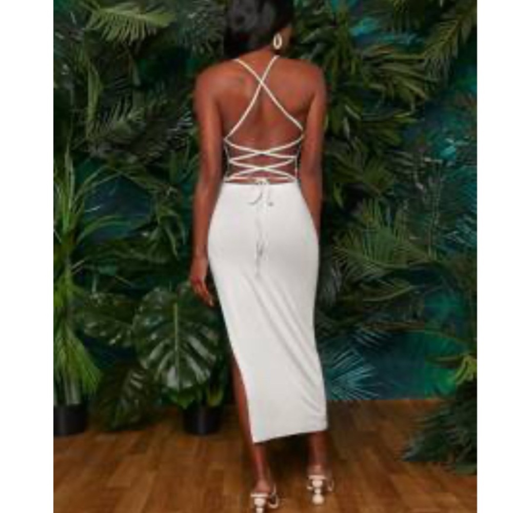 Elegant White Strappy Backless Dress